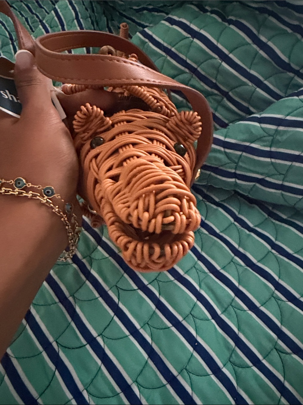 NWT Tommy Bahama Tan Woven Rattan Alligator Purse - Picture 3 of 4